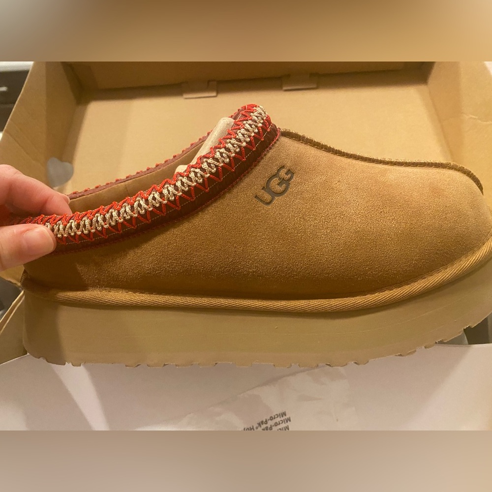 Ugg Tazz